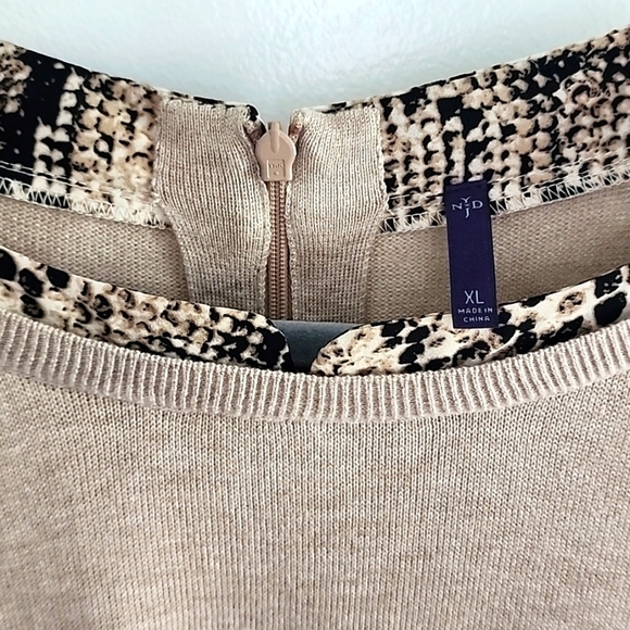 NYDJ Cashmere blend Sweater with attached blouse size XL - Picture 3 of 7